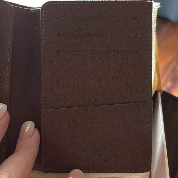 NWOT Louis Vuitton wallet - Picture 9 of 12